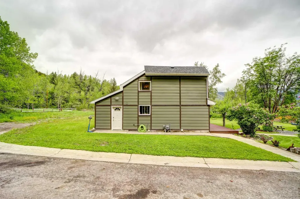 22925 4 Avenue Hillcrest AB T0K 1C0