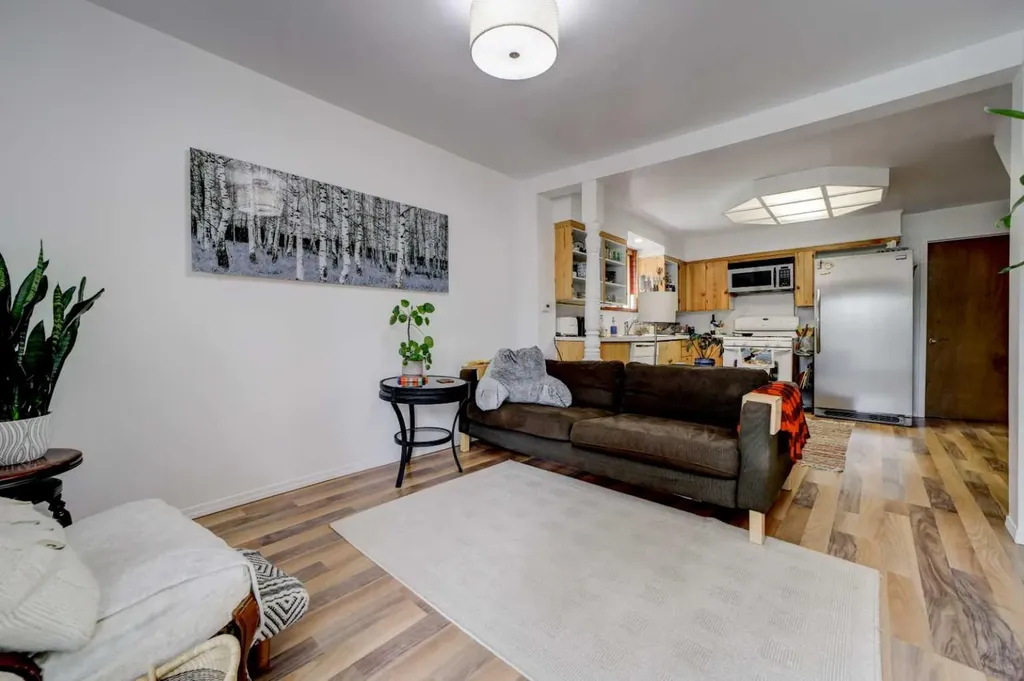 22925 4 Avenue Hillcrest AB T0K 1C0