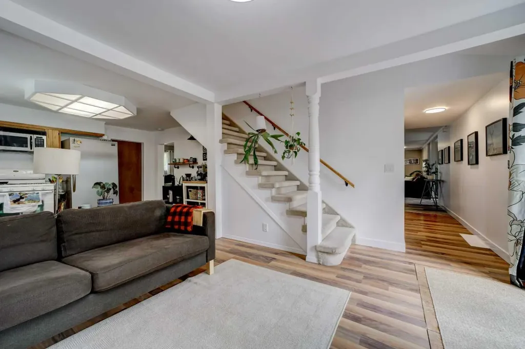 22925 4 Avenue Hillcrest AB T0K 1C0