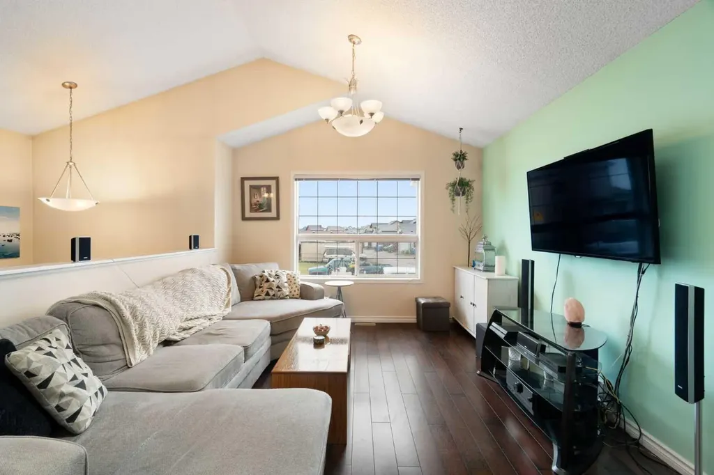 57 Saddlemont Grove NE Calgary AB T3J 4Z9