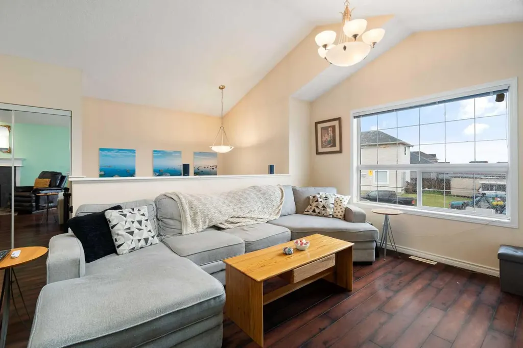 57 Saddlemont Grove NE Calgary AB T3J 4Z9
