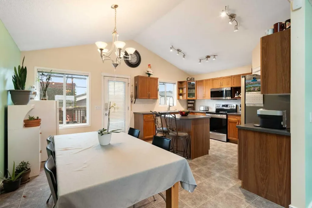 57 Saddlemont Grove NE Calgary AB T3J 4Z9