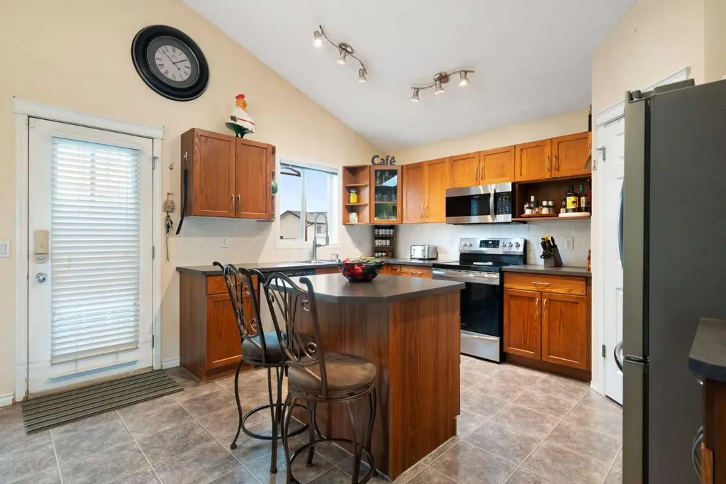 57 Saddlemont Grove NE Calgary AB T3J 4Z9