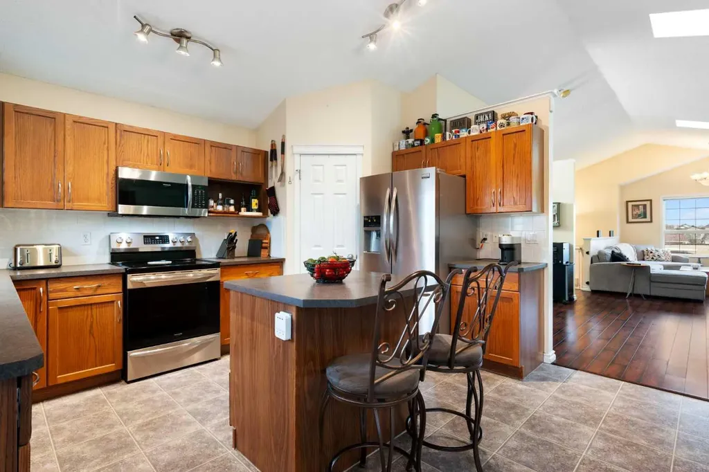 57 Saddlemont Grove NE Calgary AB T3J 4Z9