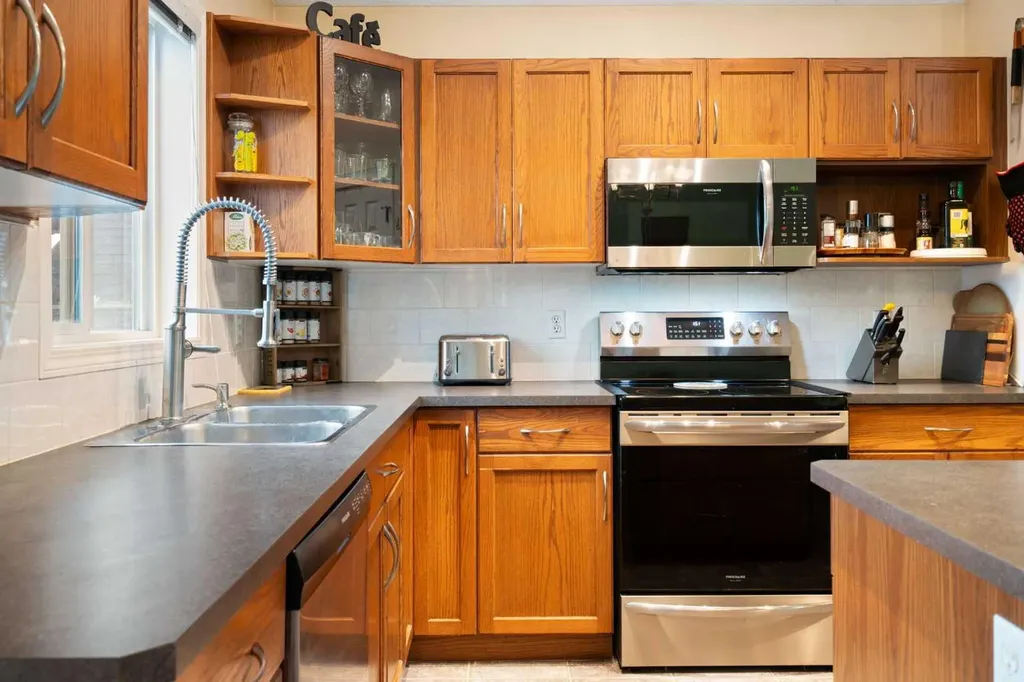 57 Saddlemont Grove NE Calgary AB T3J 4Z9