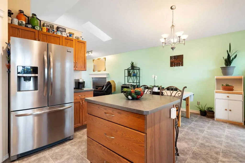 57 Saddlemont Grove NE Calgary AB T3J 4Z9