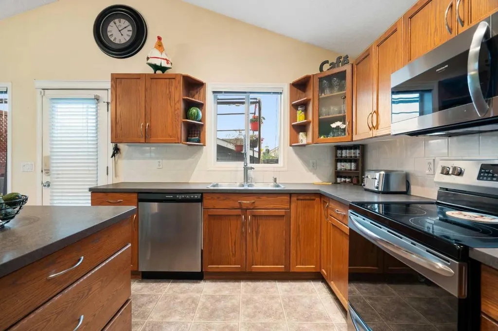 57 Saddlemont Grove NE Calgary AB T3J 4Z9