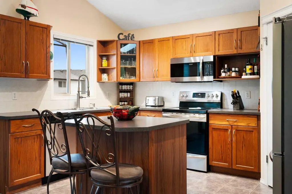 57 Saddlemont Grove NE Calgary AB T3J 4Z9
