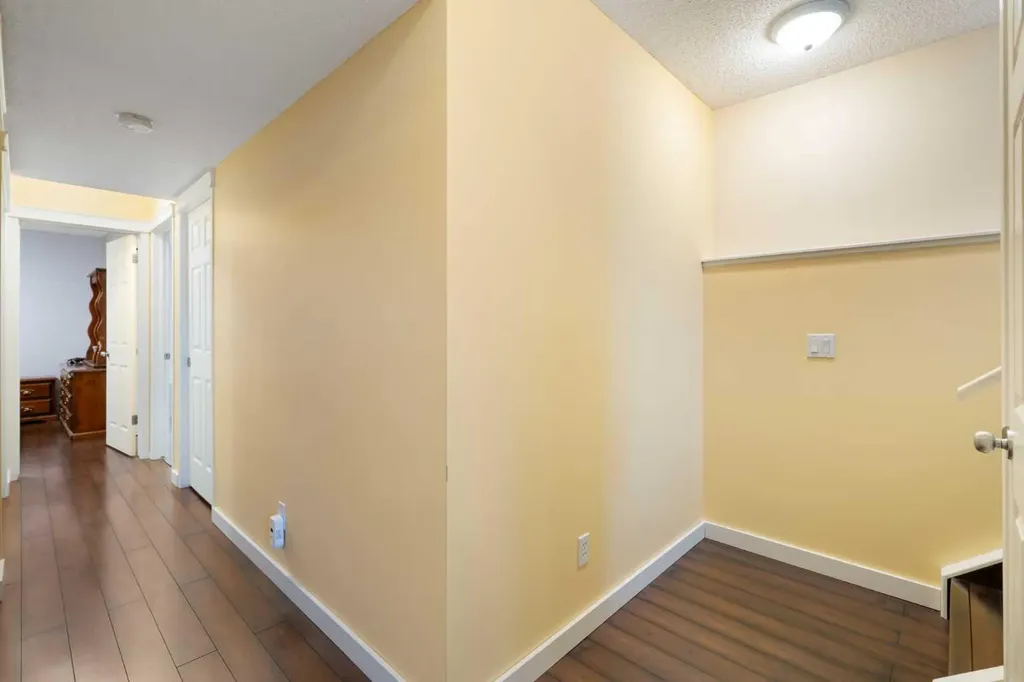 57 Saddlemont Grove NE Calgary AB T3J 4Z9