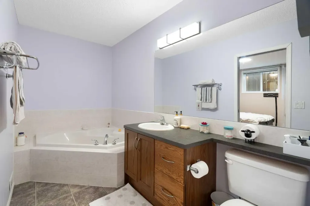 57 Saddlemont Grove NE Calgary AB T3J 4Z9