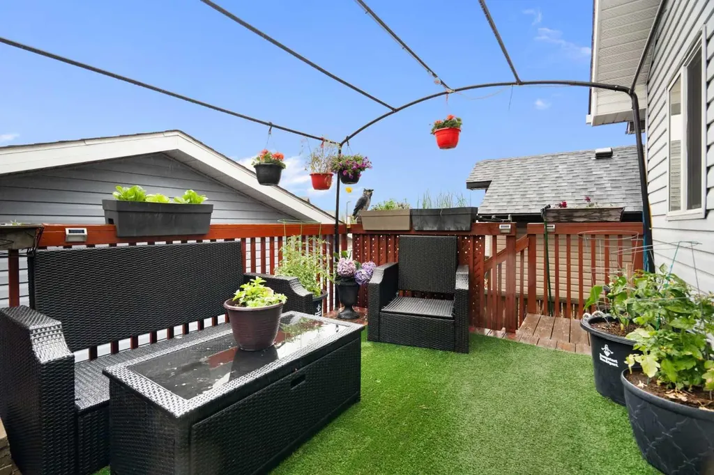 57 Saddlemont Grove NE Calgary AB T3J 4Z9