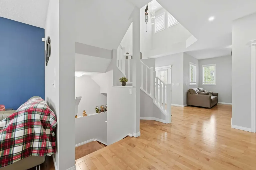 172 Sherwood Mews NW Calgary AB T3R 0G1