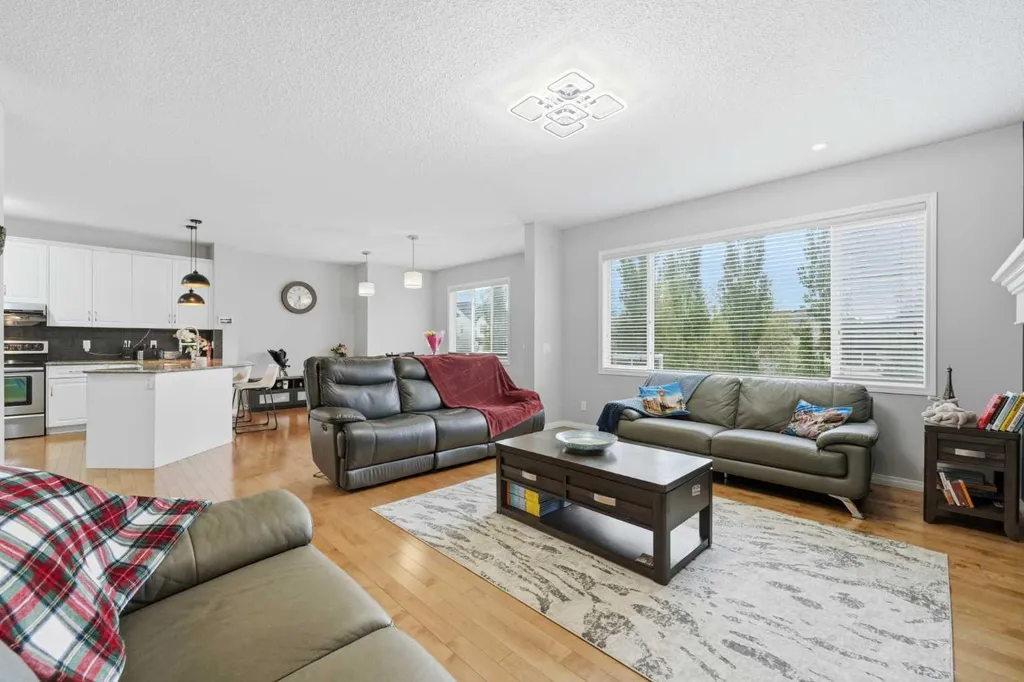 172 Sherwood Mews NW Calgary AB T3R 0G1
