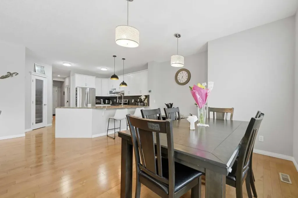 172 Sherwood Mews NW Calgary AB T3R 0G1