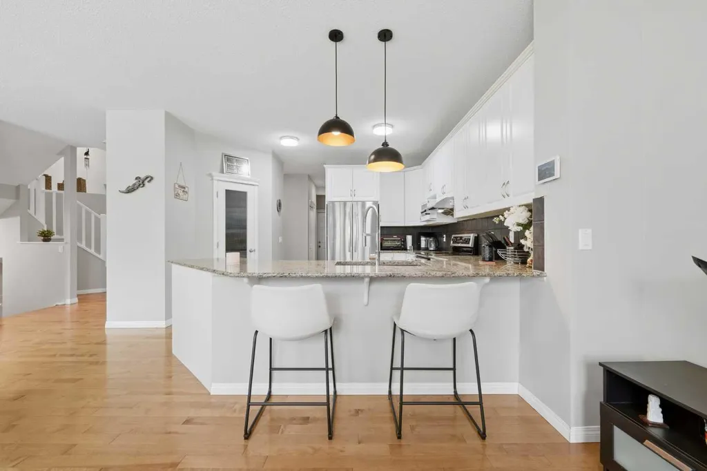 172 Sherwood Mews NW Calgary AB T3R 0G1