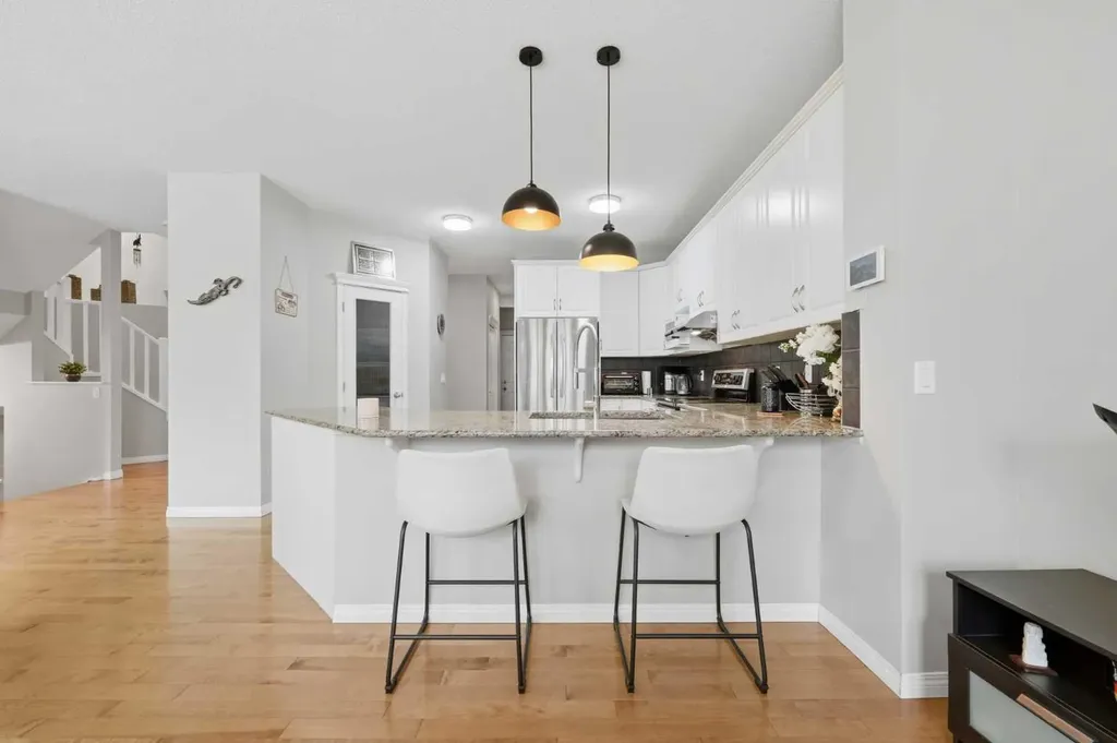 172 Sherwood Mews NW Calgary AB T3R 0G1