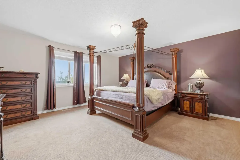 172 Sherwood Mews NW Calgary AB T3R 0G1
