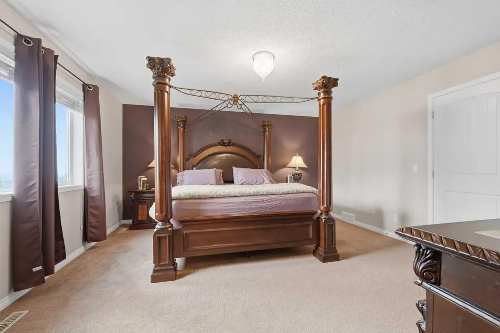 172 Sherwood Mews NW Calgary AB T3R 0G1