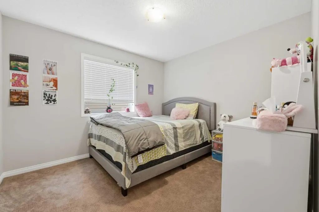 172 Sherwood Mews NW Calgary AB T3R 0G1