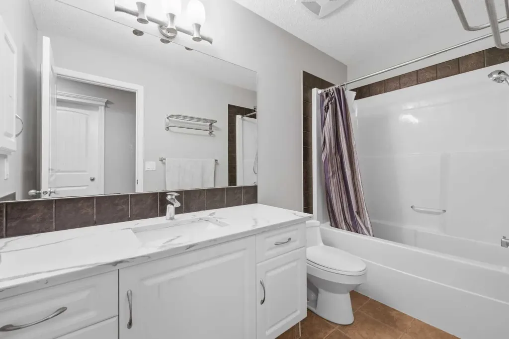 172 Sherwood Mews NW Calgary AB T3R 0G1