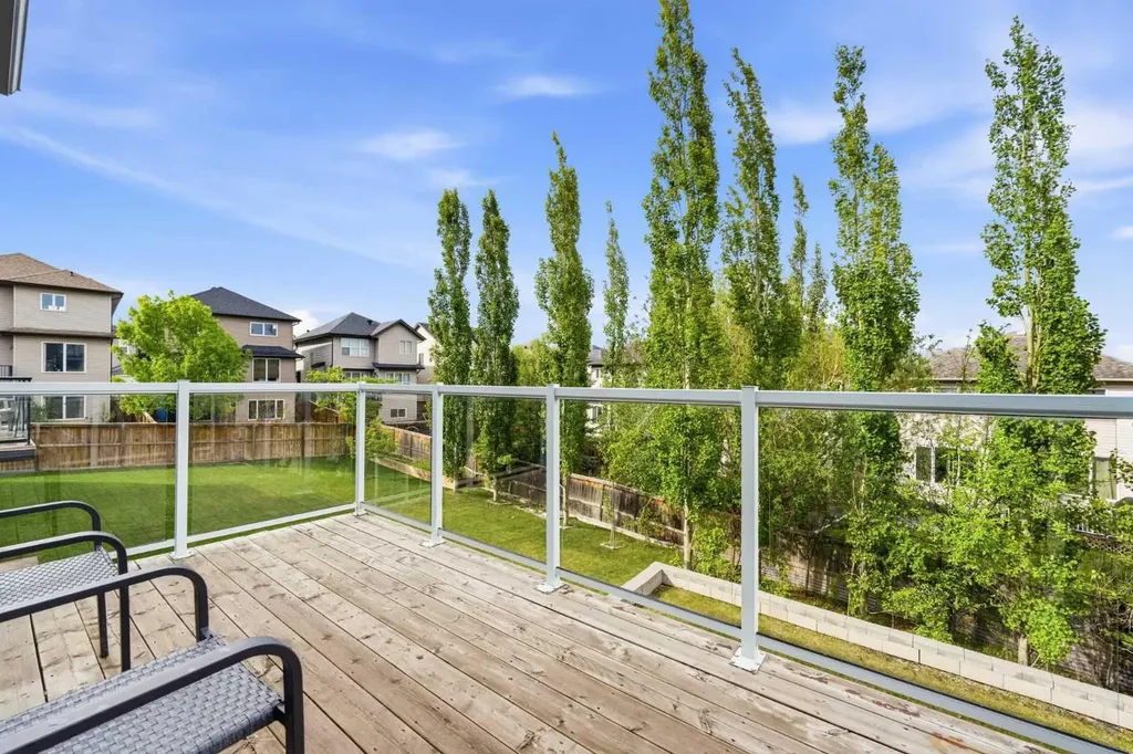 172 Sherwood Mews NW Calgary AB T3R 0G1