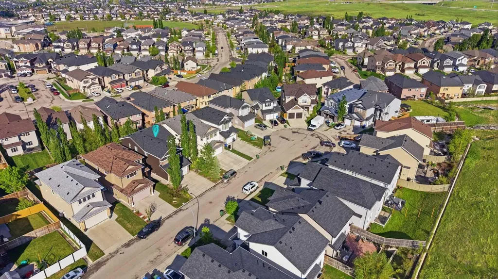 172 Sherwood Mews NW Calgary AB T3R 0G1