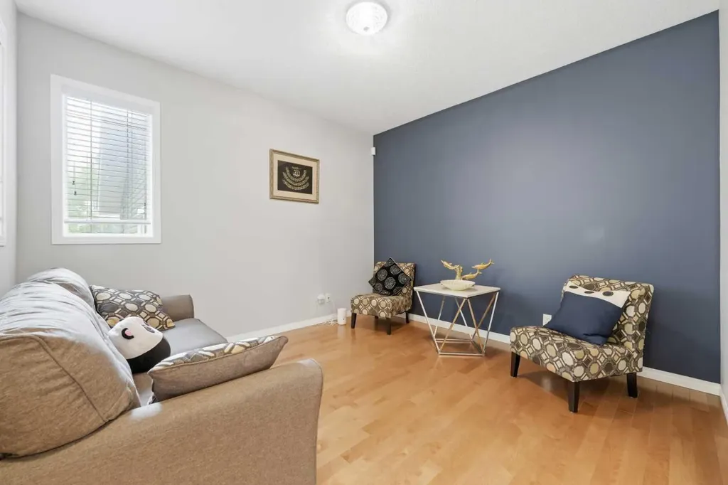 172 Sherwood Mews NW Calgary AB T3R 0G1