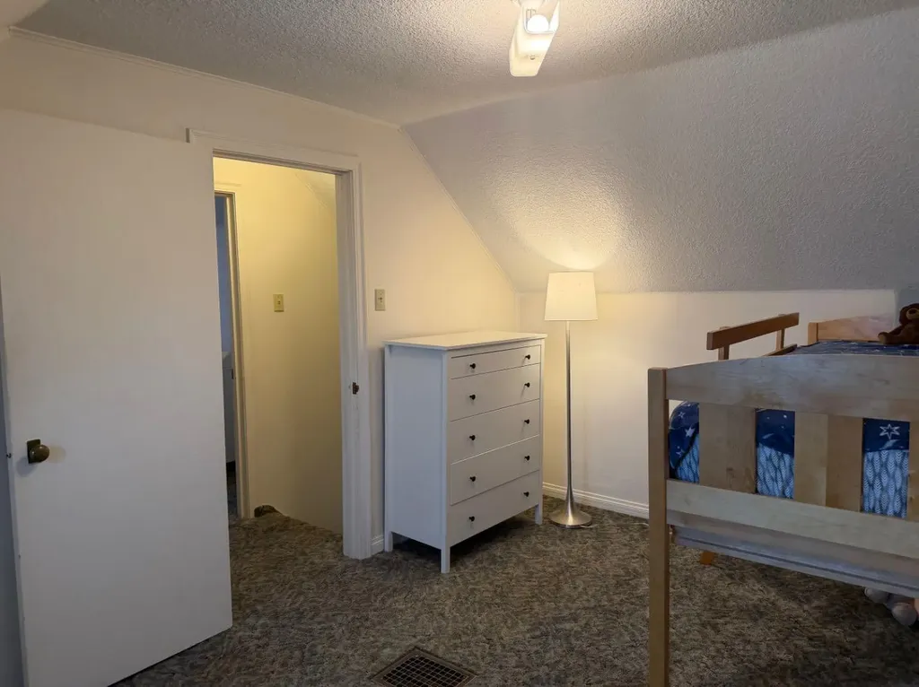 526 51 Avenue Coalhurst AB T0L 0V0