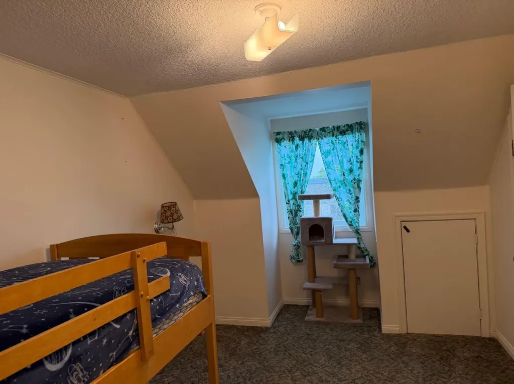 526 51 Avenue Coalhurst AB T0L 0V0