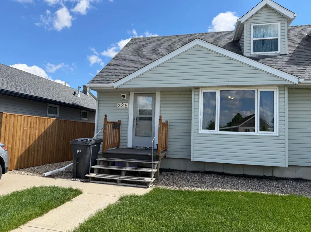 526 51 Avenue Coalhurst AB T0L 0V0