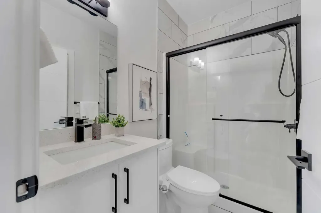 247 Coopers Cove SW Airdrie AB T4B 4C3
