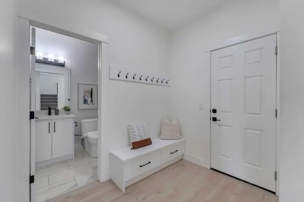 247 Coopers Cove SW Airdrie AB T4B 4C3