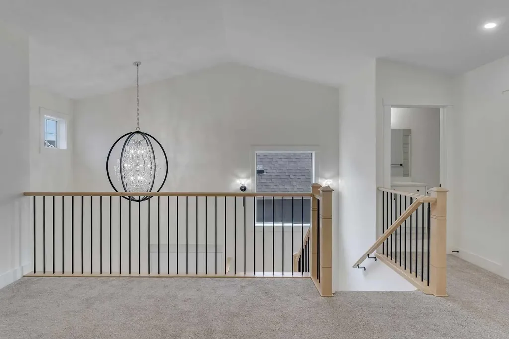 247 Coopers Cove SW Airdrie AB T4B 4C3