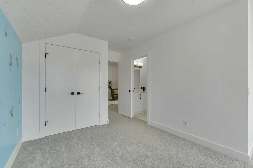 247 Coopers Cove SW Airdrie AB T4B 4C3