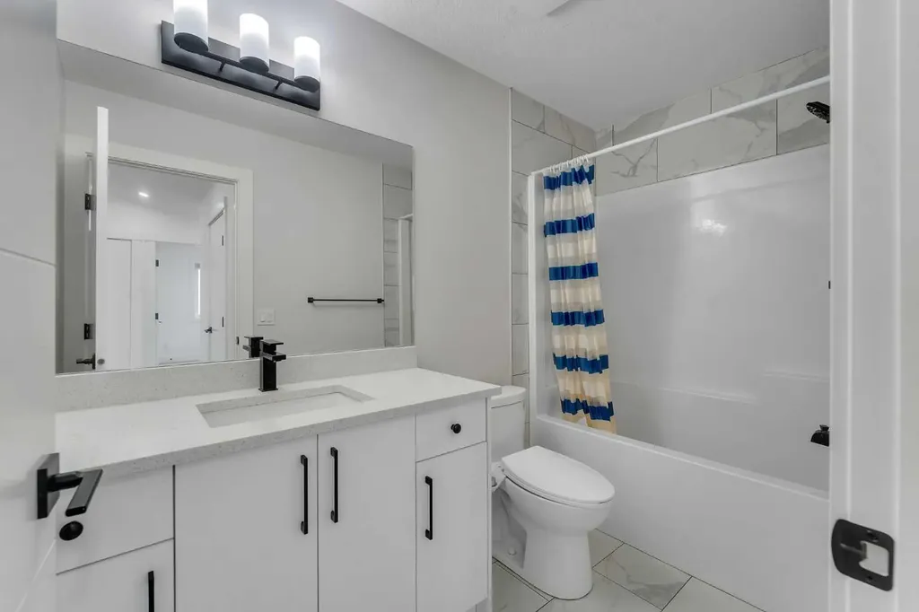 247 Coopers Cove SW Airdrie AB T4B 4C3
