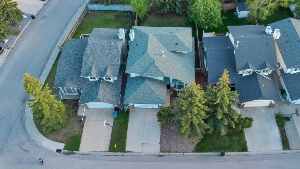 350 Edgepark Way NW Calgary AB T3A4P5