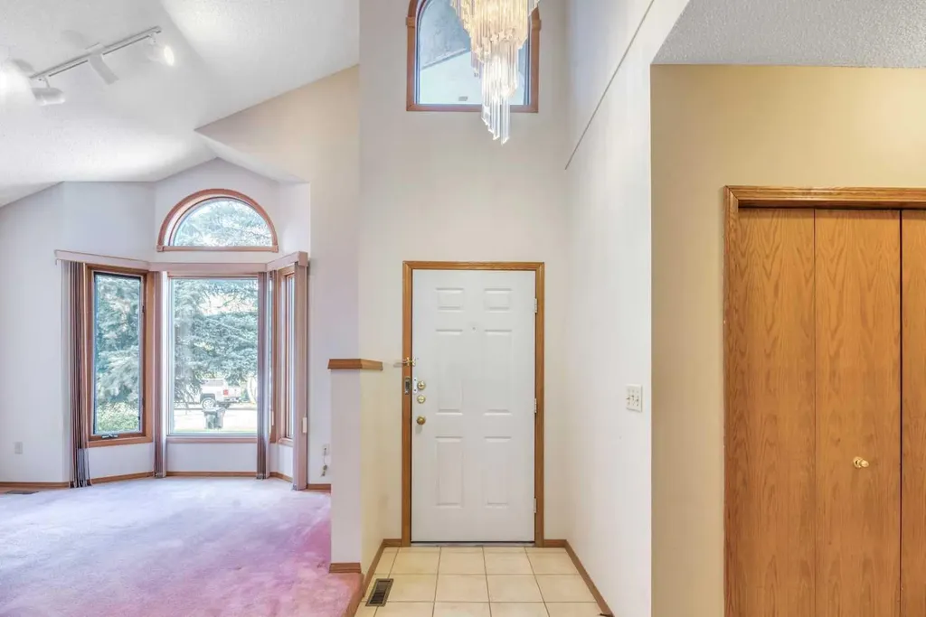 350 Edgepark Way NW Calgary AB T3A4P5