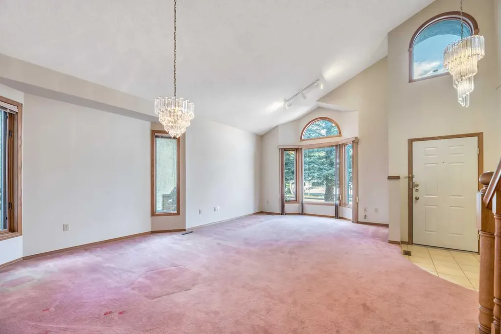350 Edgepark Way NW Calgary AB T3A4P5