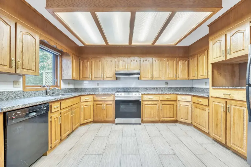 350 Edgepark Way NW Calgary AB T3A4P5