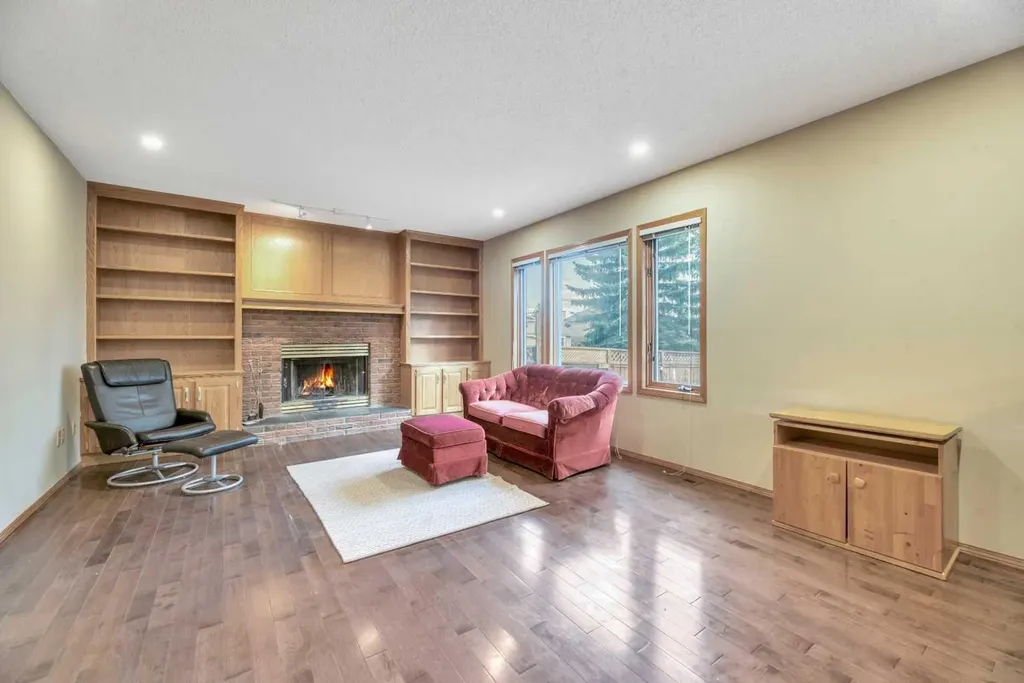350 Edgepark Way NW Calgary AB T3A4P5