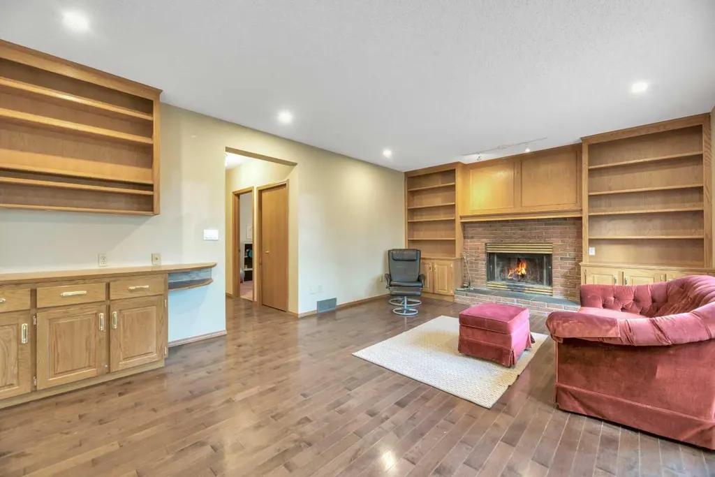 350 Edgepark Way NW Calgary AB T3A4P5