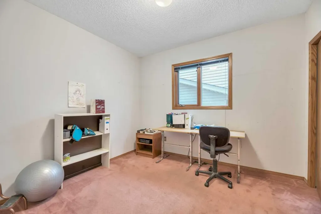 350 Edgepark Way NW Calgary AB T3A4P5
