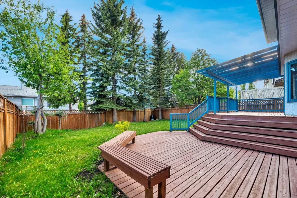 350 Edgepark Way NW Calgary AB T3A4P5