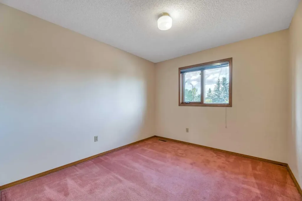 350 Edgepark Way NW Calgary AB T3A4P5