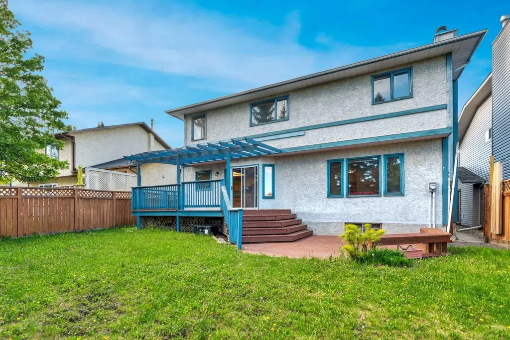 350 Edgepark Way NW Calgary AB T3A4P5