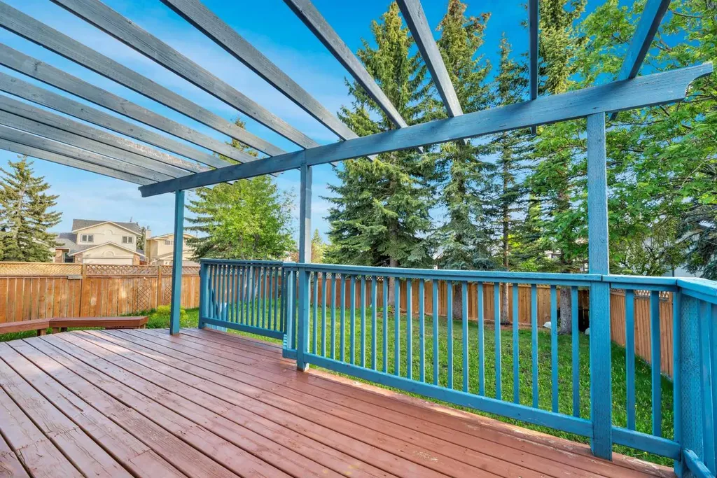 350 Edgepark Way NW Calgary AB T3A4P5