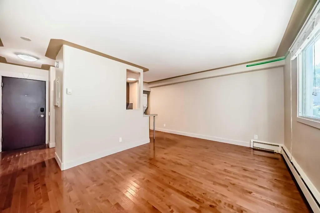 2417 17 Street SW Calgary AB T2T 4M9