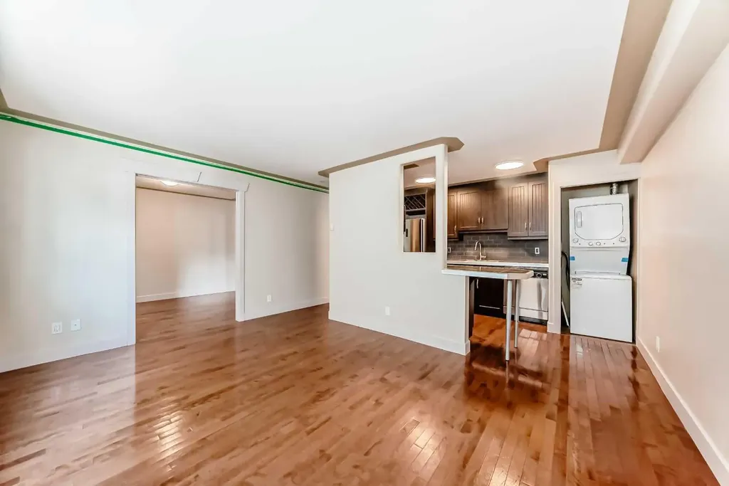 2417 17 Street SW Calgary AB T2T 4M9