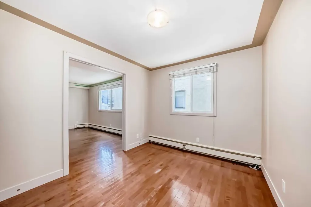 2417 17 Street SW Calgary AB T2T 4M9