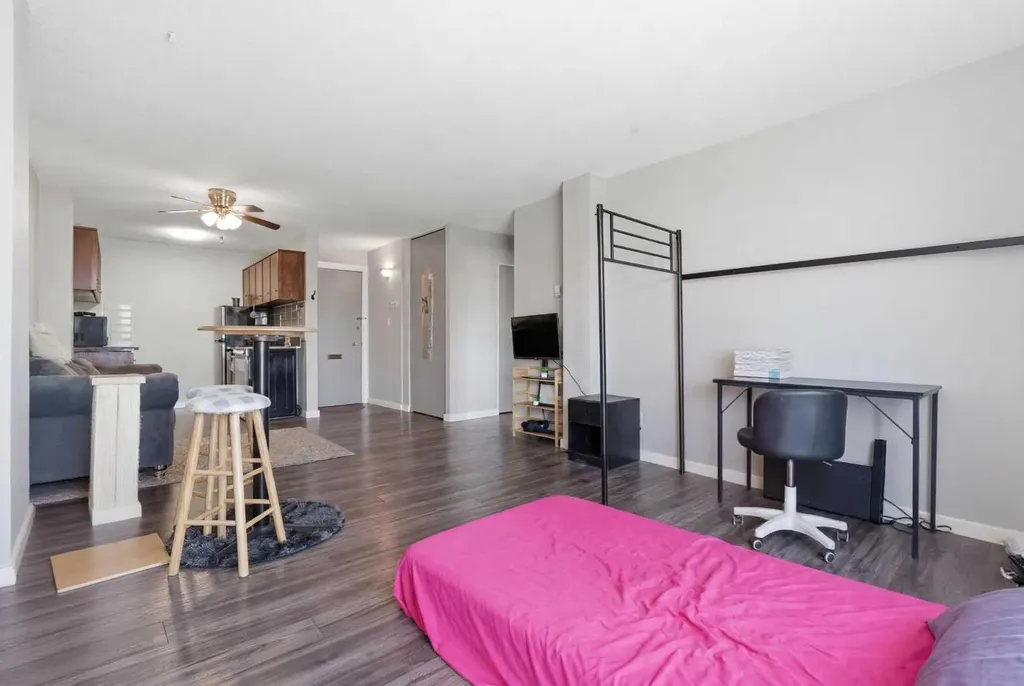 519 17 Avenue SW Calgary AB T2S 0A9